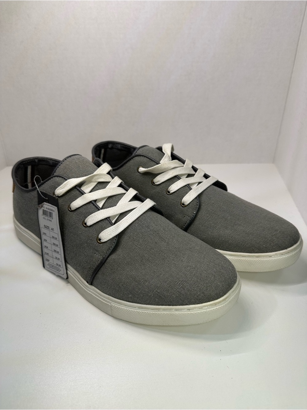 NWT Lindbergh Men’s Size 41 Gray Canvas Sneakers (no box)